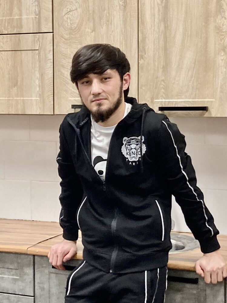  38362700  YUSUF, 27 ,    