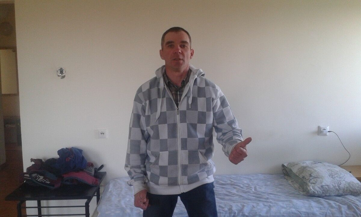 12179760  Robert, 48 ,    