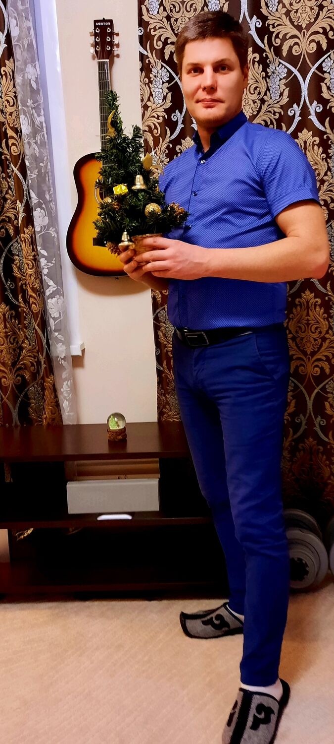  46727230  Artem, 35 ,    