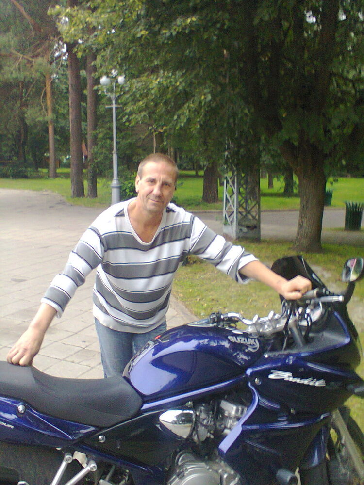  ,   Eduard, 58 ,  