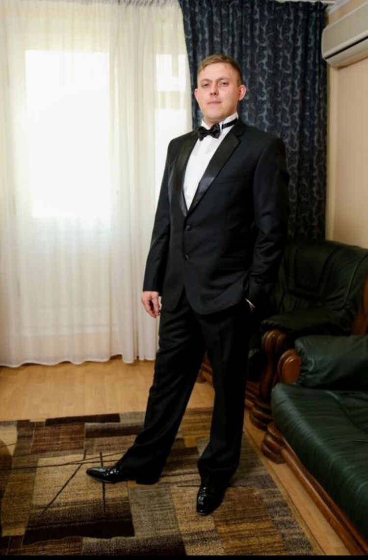  39513170  Vlad, 36 ,    