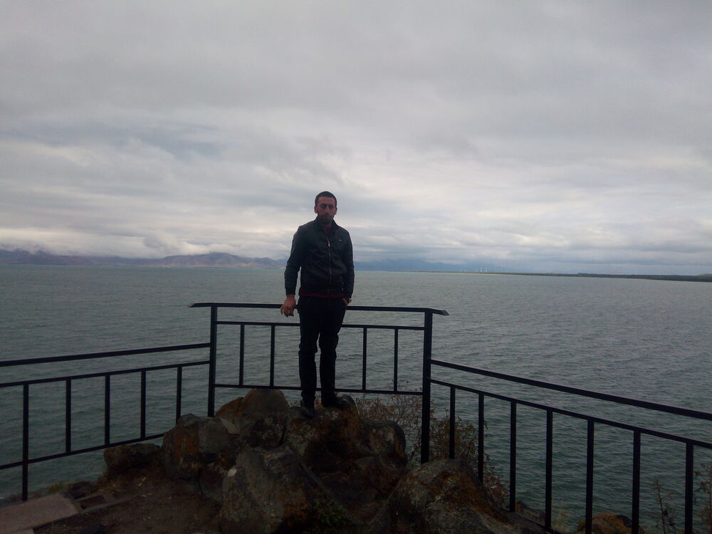  17892180  Armen, 33 ,    