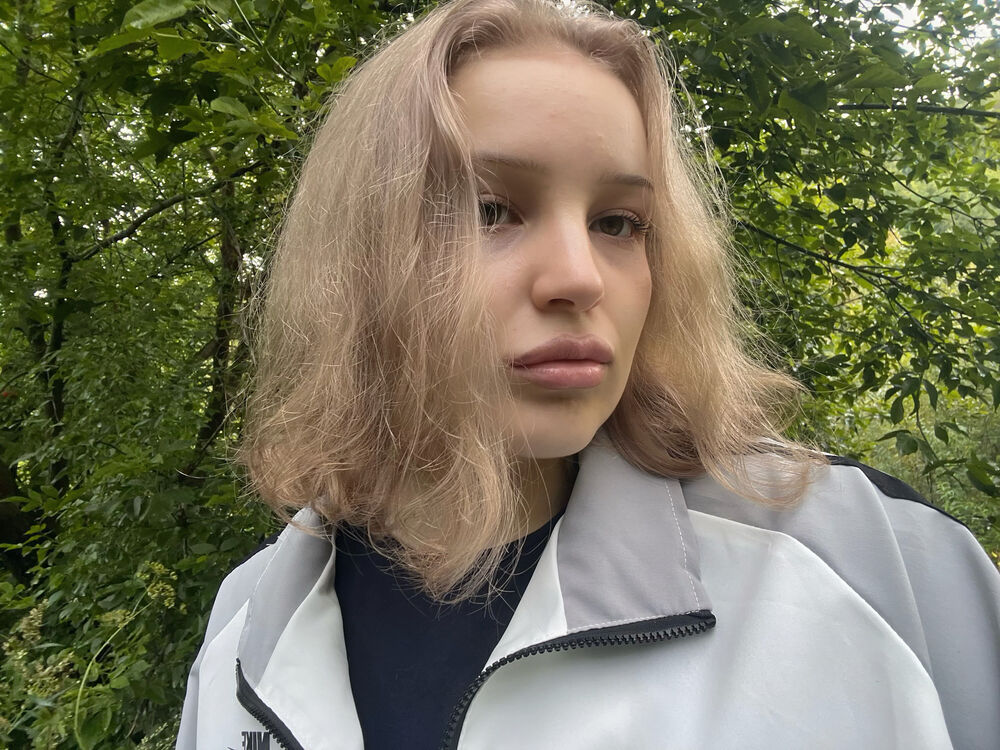  53505750  Kukla, 21 ,    