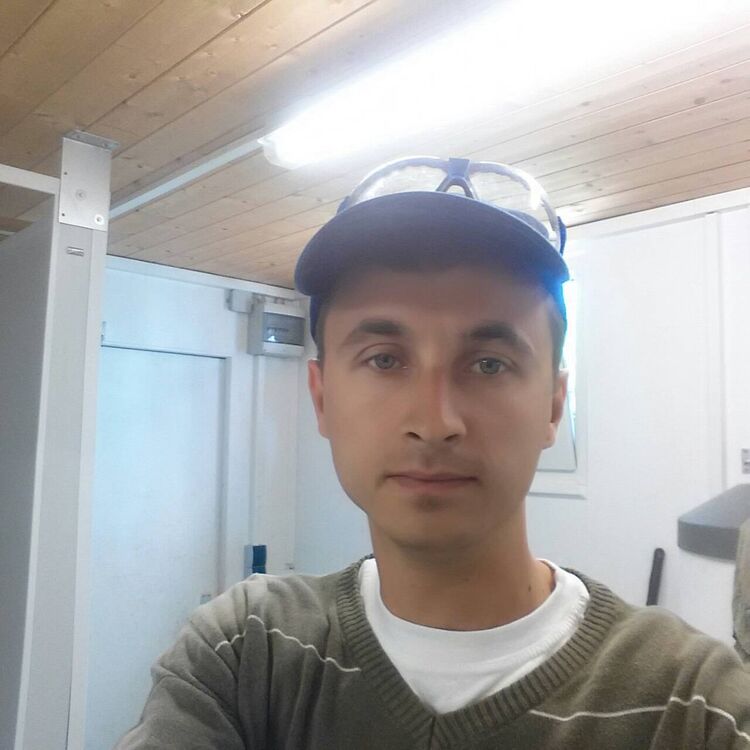  ,   Anton, 39 ,   ,   