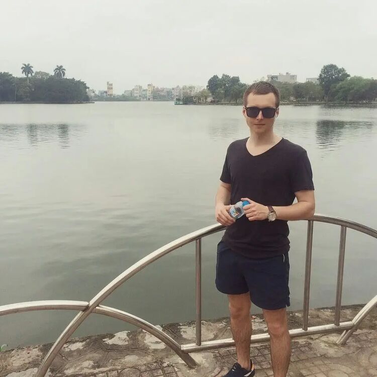  27718810  Michael, 31 ,    