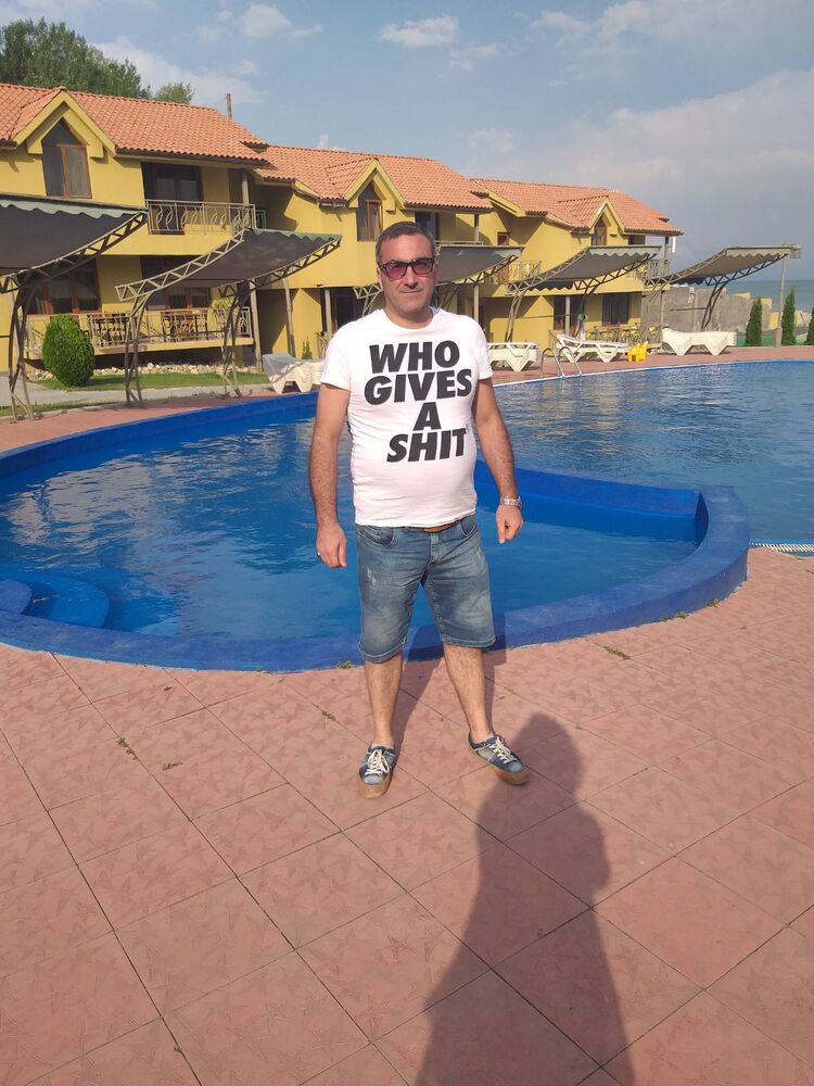  45741910  Hovo, 52 ,    