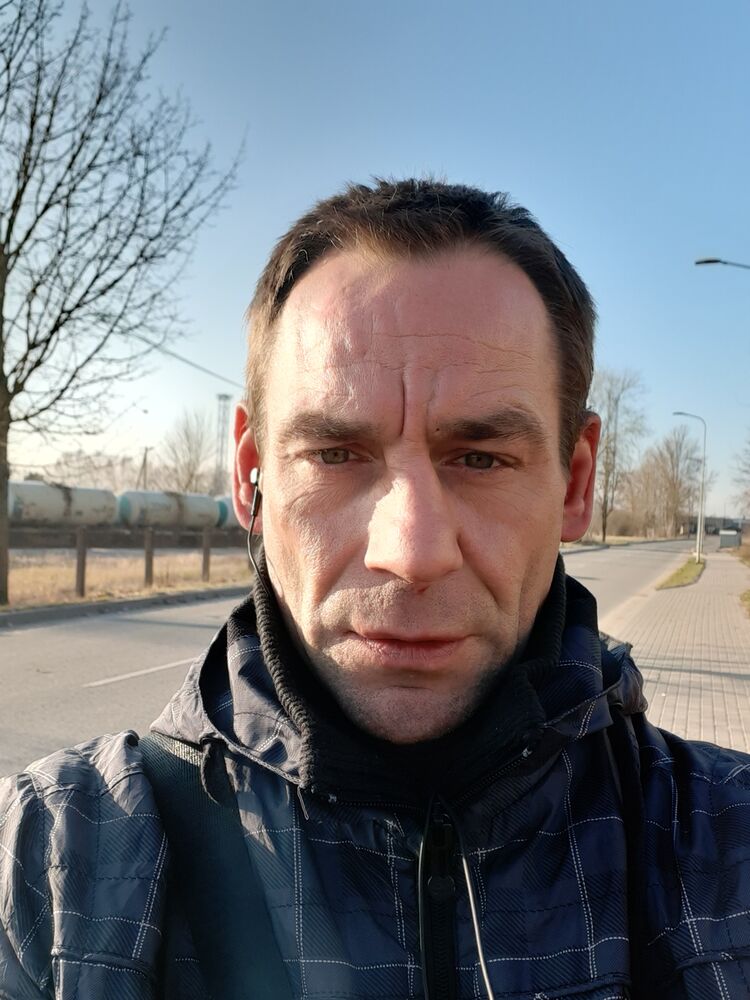  47817200  Vladimirs, 40 ,    