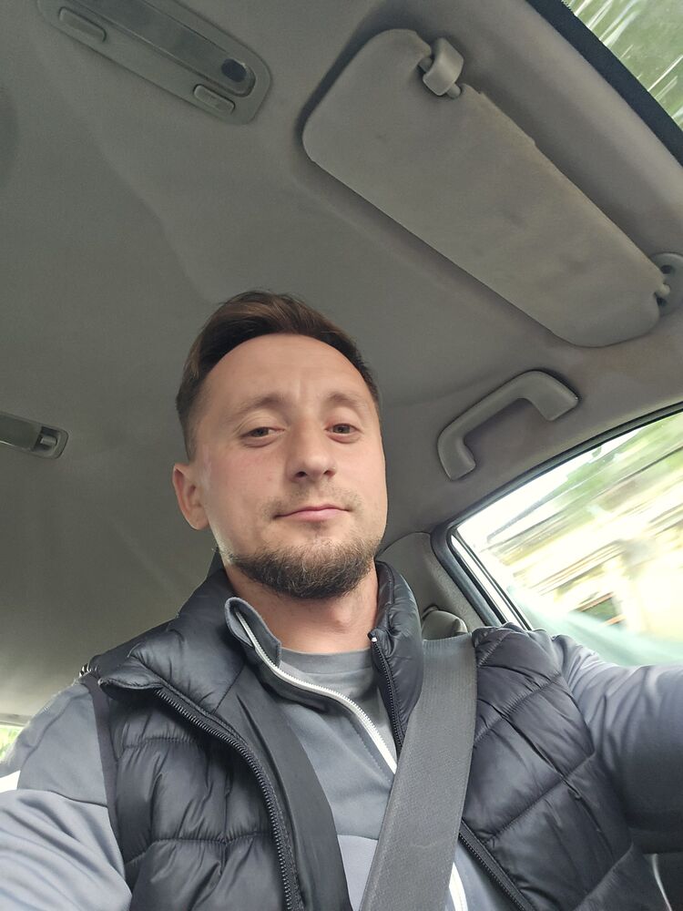  ,   Valeriu, 32 ,   ,   