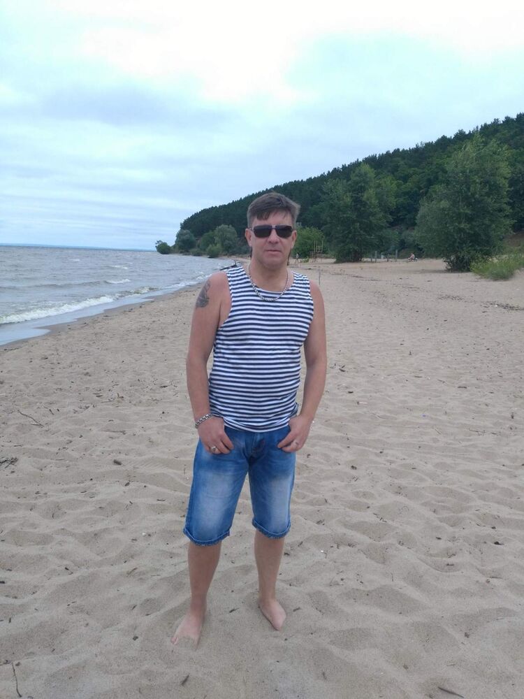  54024760  Andrey, 53 ,    