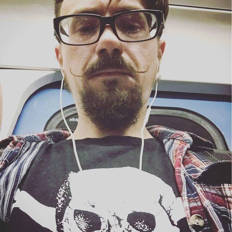  28969460  Maxim, 39 ,    