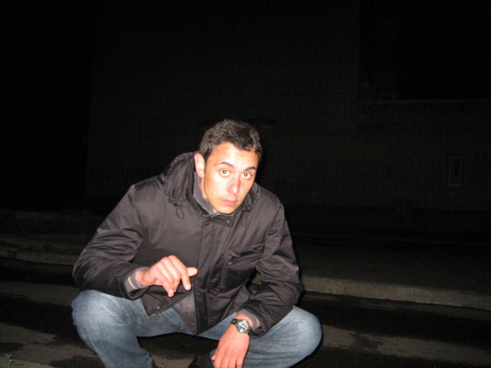  10209310  Yar, 43 ,    