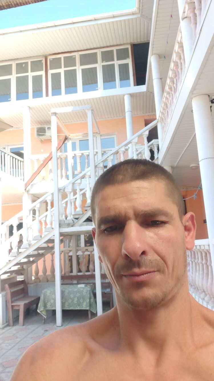  49846030  Fedor, 40 ,    