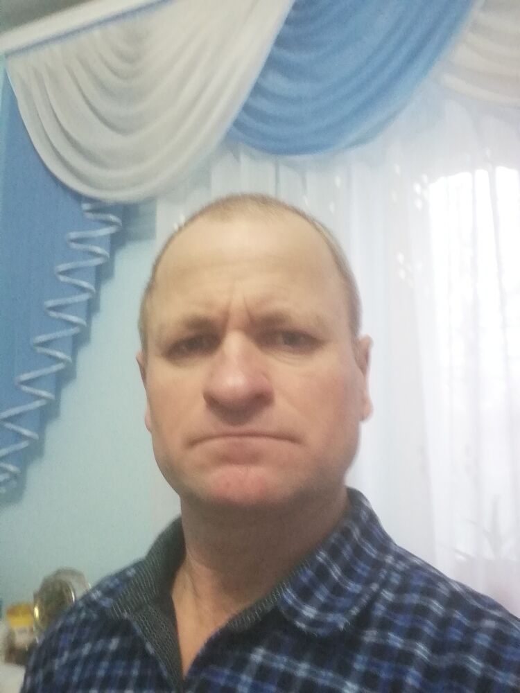 31345100  Sergiu, 56 ,    