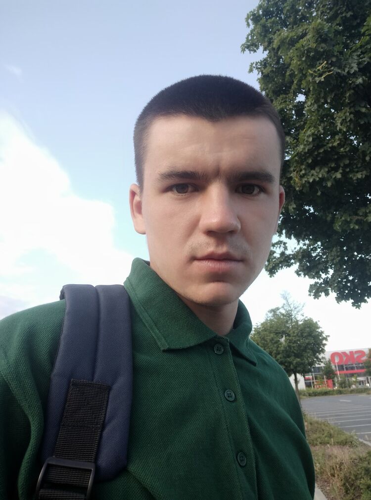  18728380  , 27 ,    Radlik