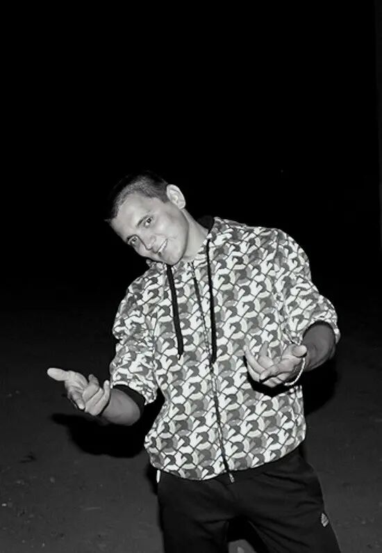  32464830  IGOR, 34 ,    