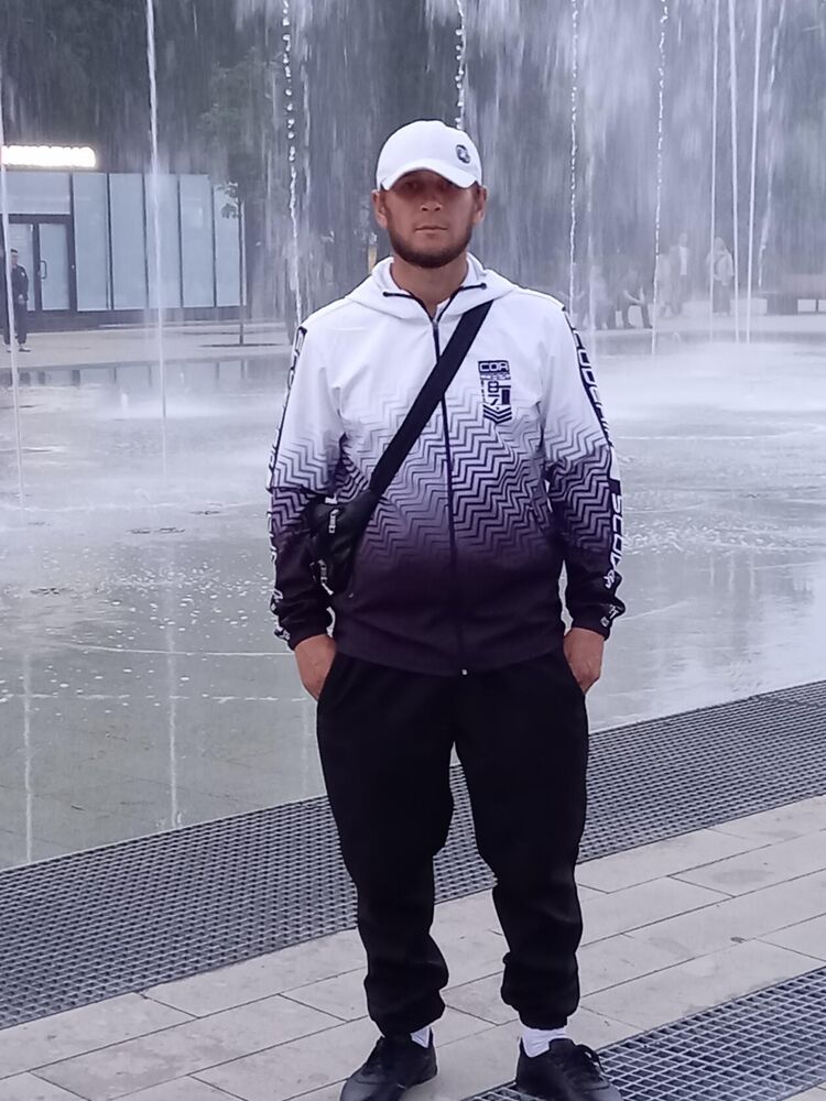  ,   Isroiljan, 34 ,   ,   