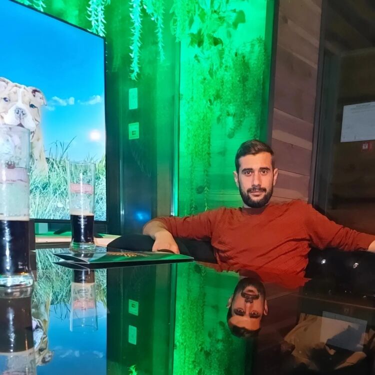  ,   Safa, 25 ,   ,   