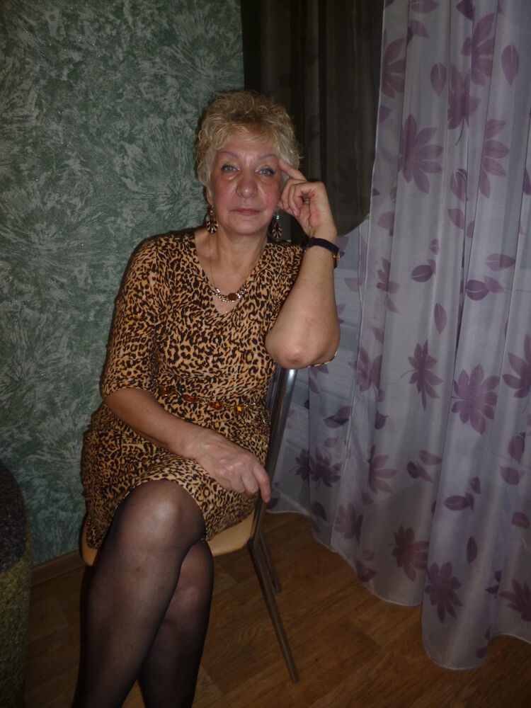 Знакомства теток. Русские пожилые женщины. Русские женщины в возрасте. Пожилые женщины для встре. Русские дамы 60 лет.