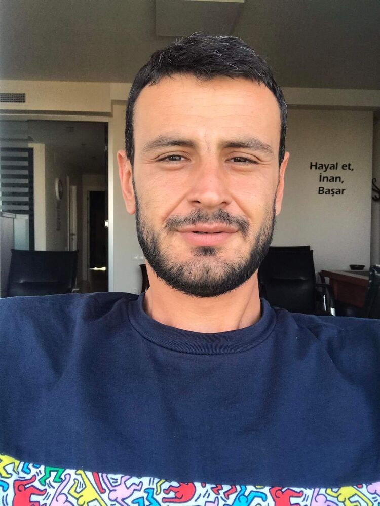  46703510  Erkan, 37 ,    