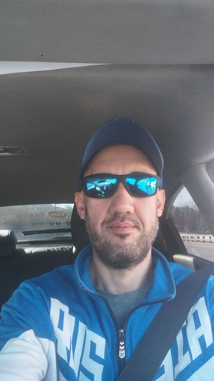  43028280  Ikrom, 37 ,    