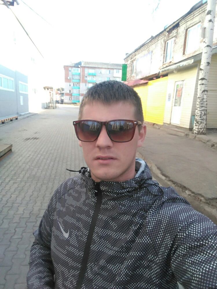  39411600  Anton, 29 ,    