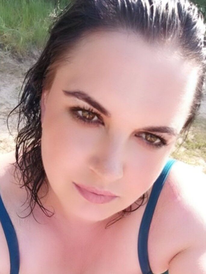  ,   Elena, 42 ,  
