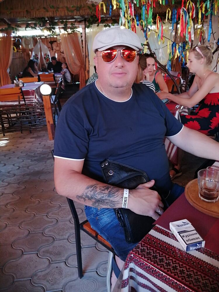  ,   Ihor, 46 ,   ,   , c 
