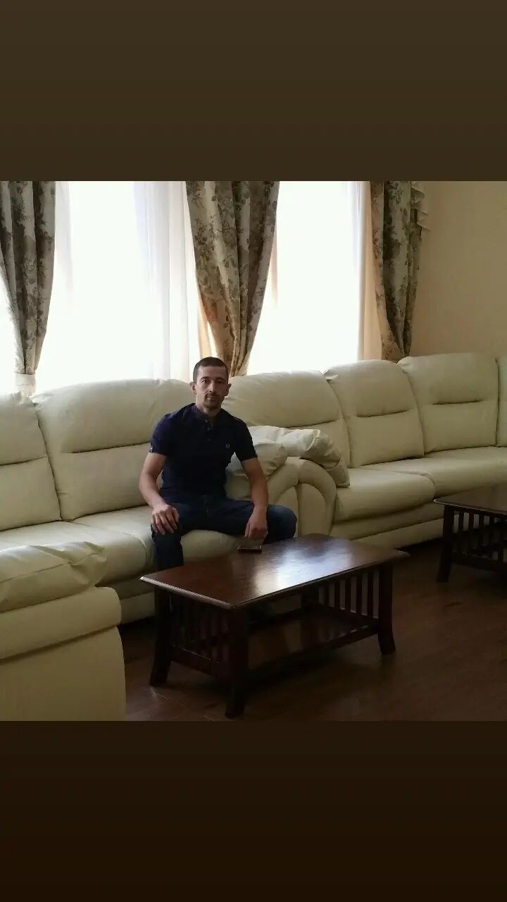  52111600  Farux, 34 ,    