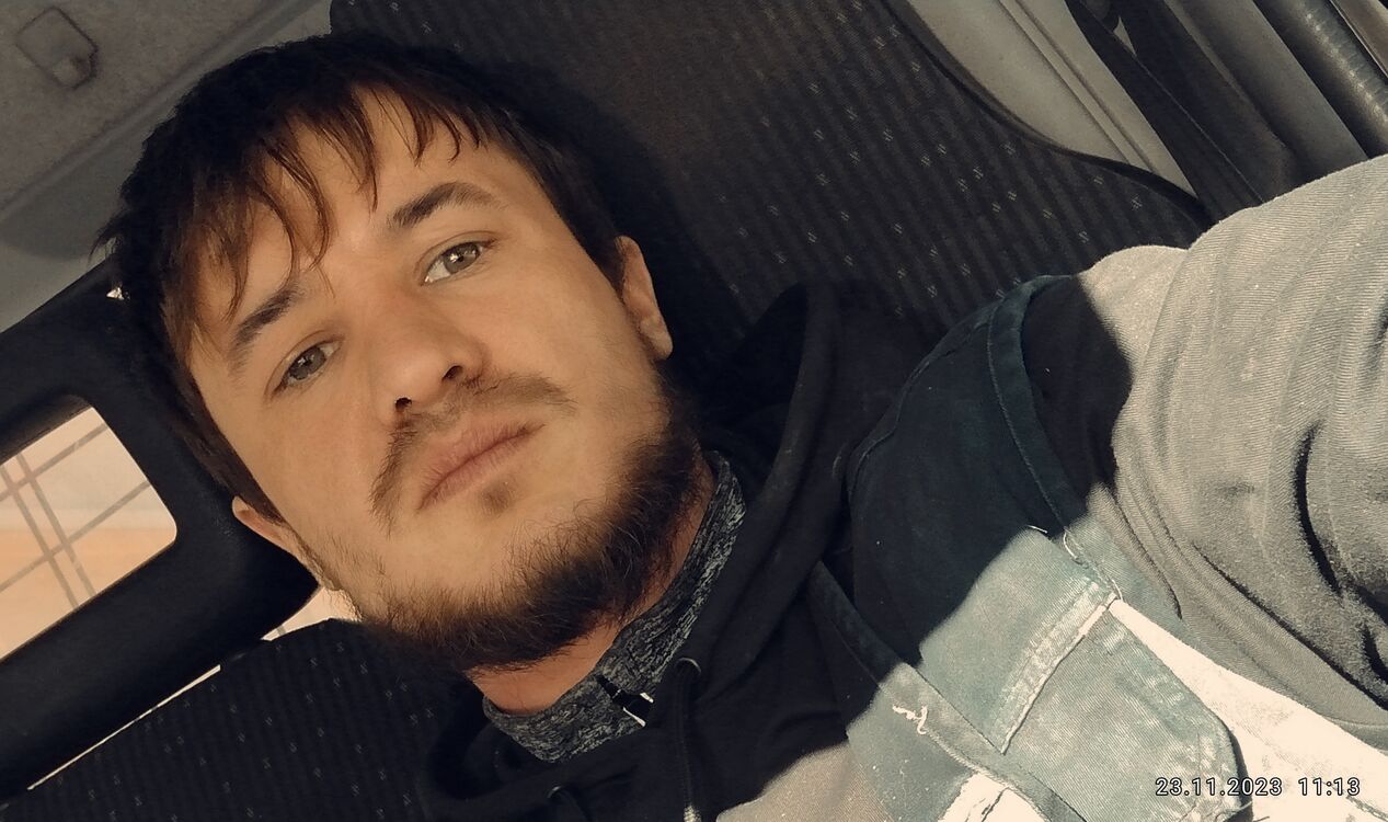  ,   Radu, 27 ,   ,   