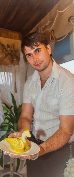  -,   Artur, 33 ,   ,   , c 