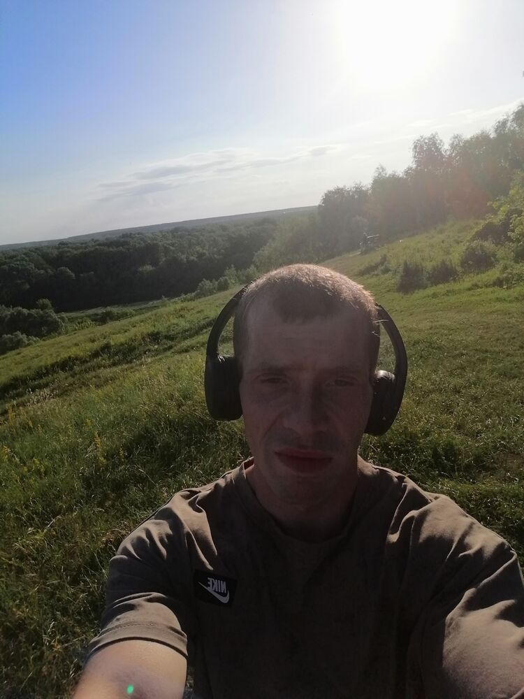  44271770  Saimon Beike, 33 ,    