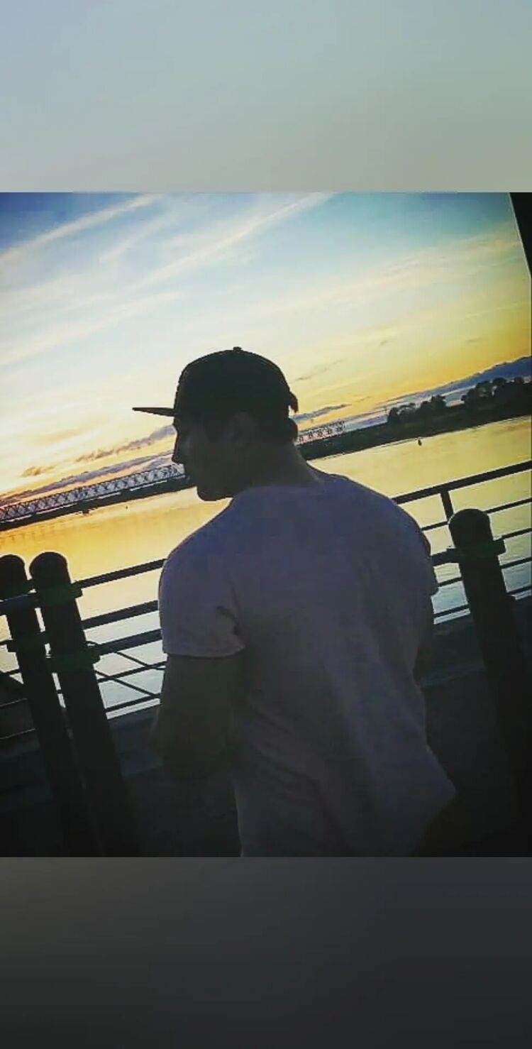  28560620  Roman, 28 ,    