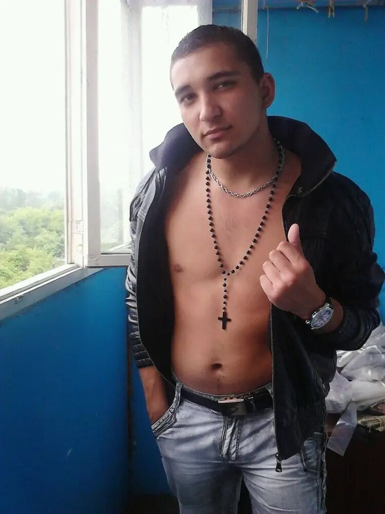  49166340  Pavel, 32 ,    