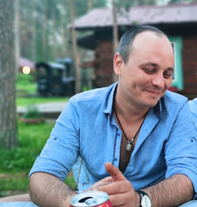  23311510  Artem, 39 ,    -