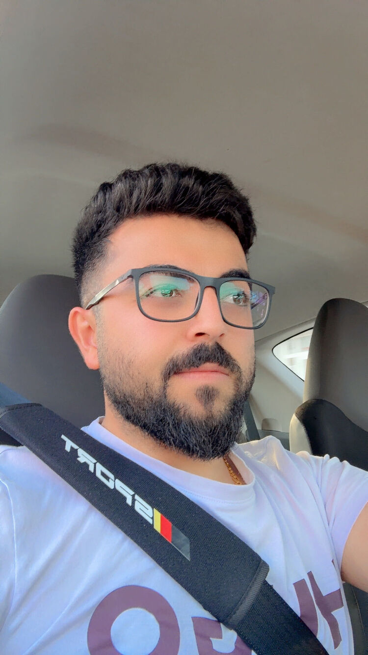  52424580  Hamudi, 30 ,    Adenau