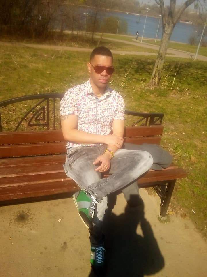  53372170  Richar, 39 ,    