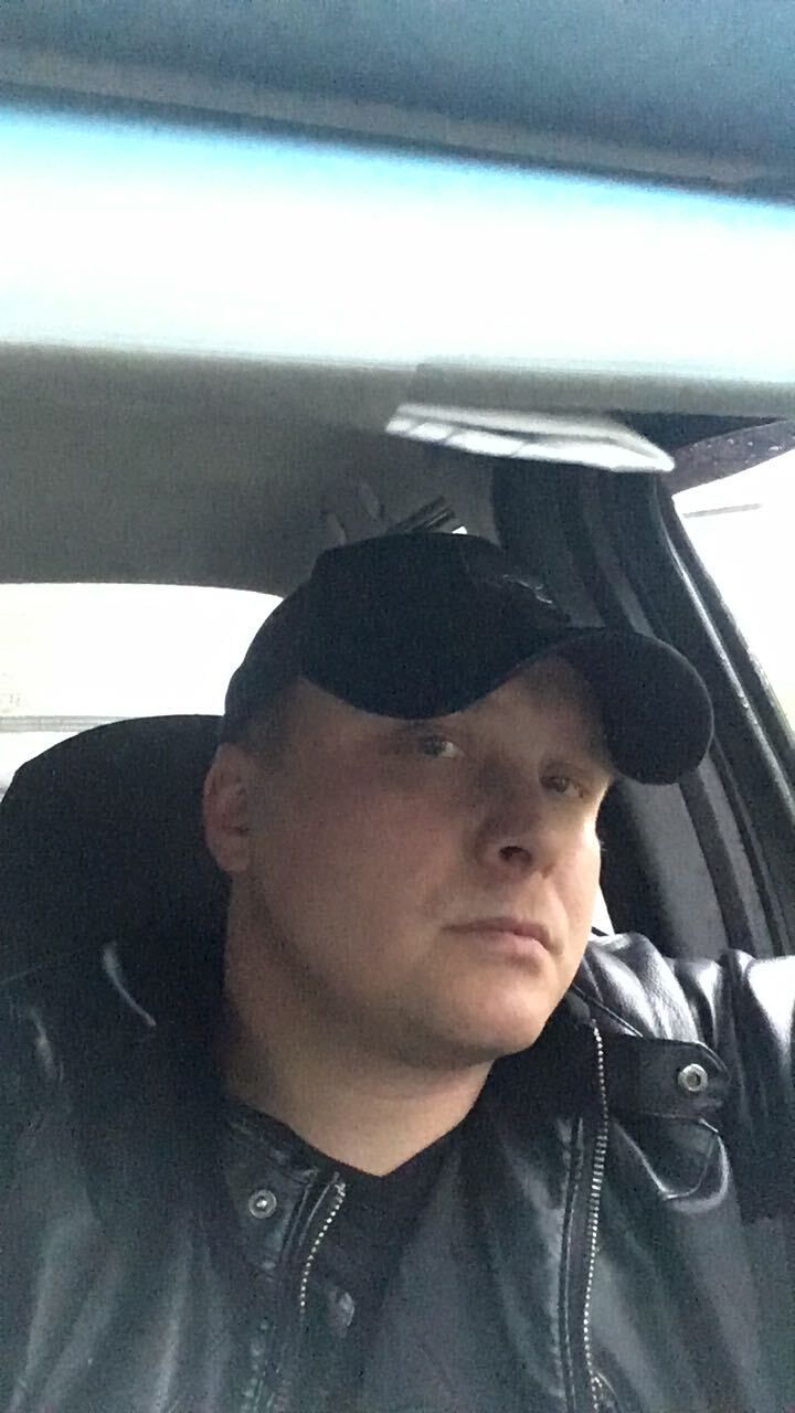  28467720  , 37 ,    