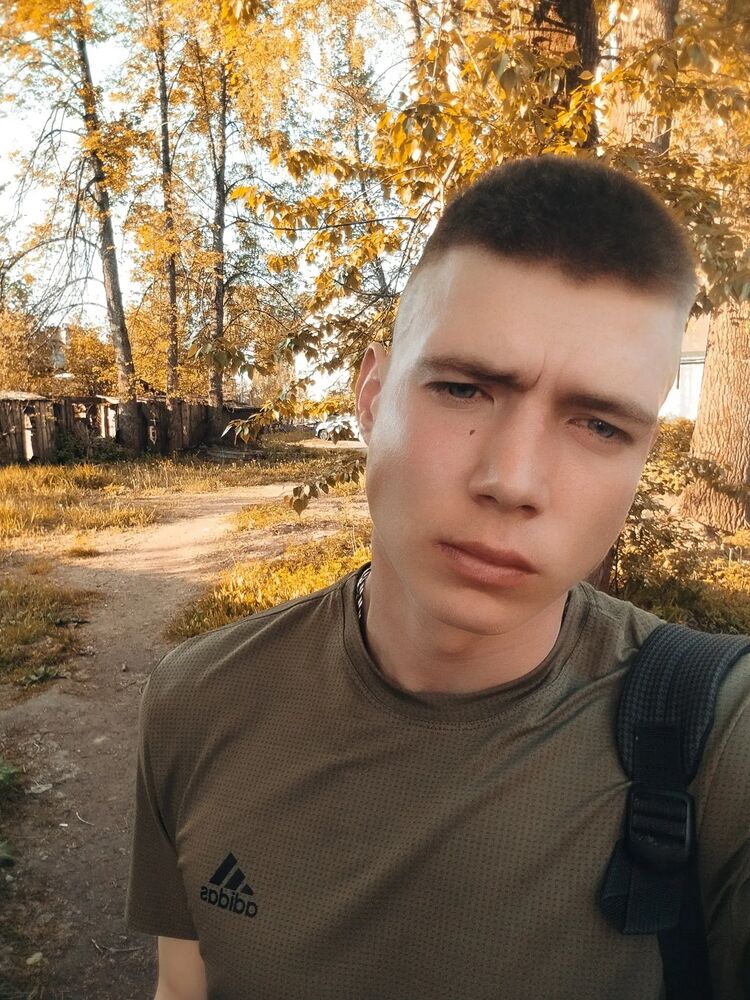  38817010  Daniil, 25 ,    