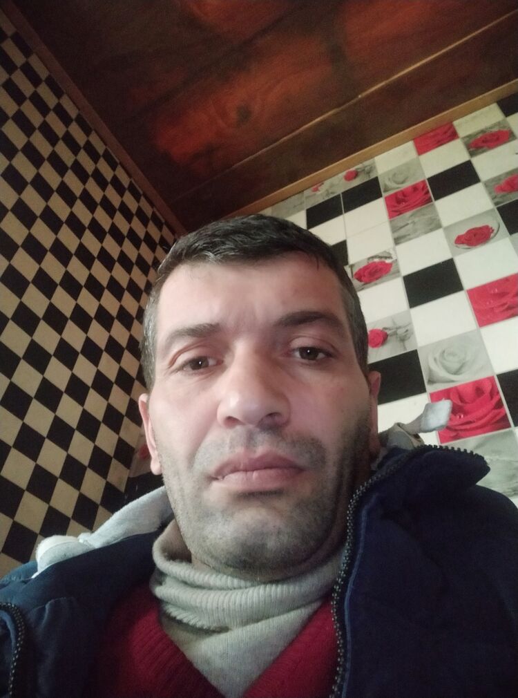  25626340  Gia, 47 ,    
