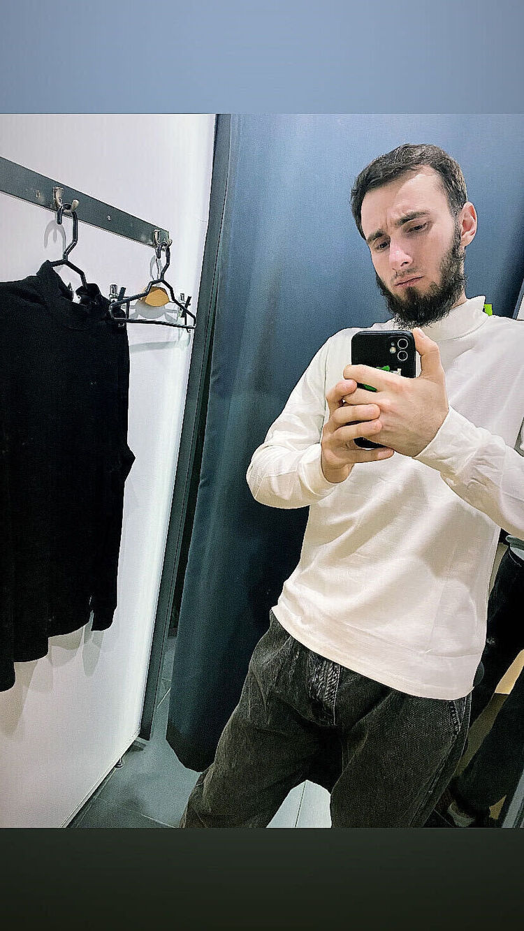  39476170  Ibragim, 25 ,    