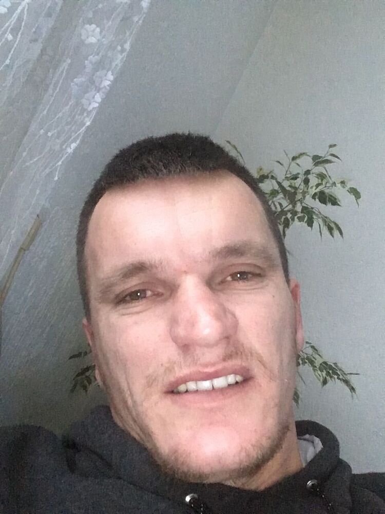  25008660  Emre, 35 ,    Kruje