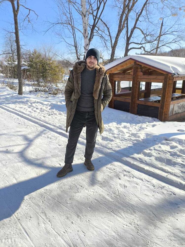  49884520  Kerim, 26 ,    