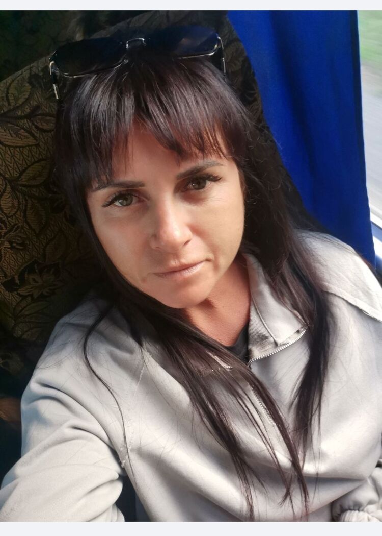  48299600  Lisa, 43 ,    