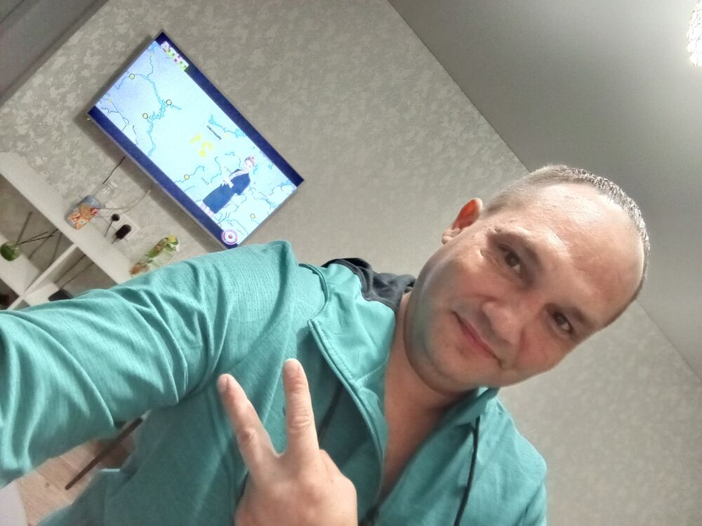  54742350  Stas, 39 ,    