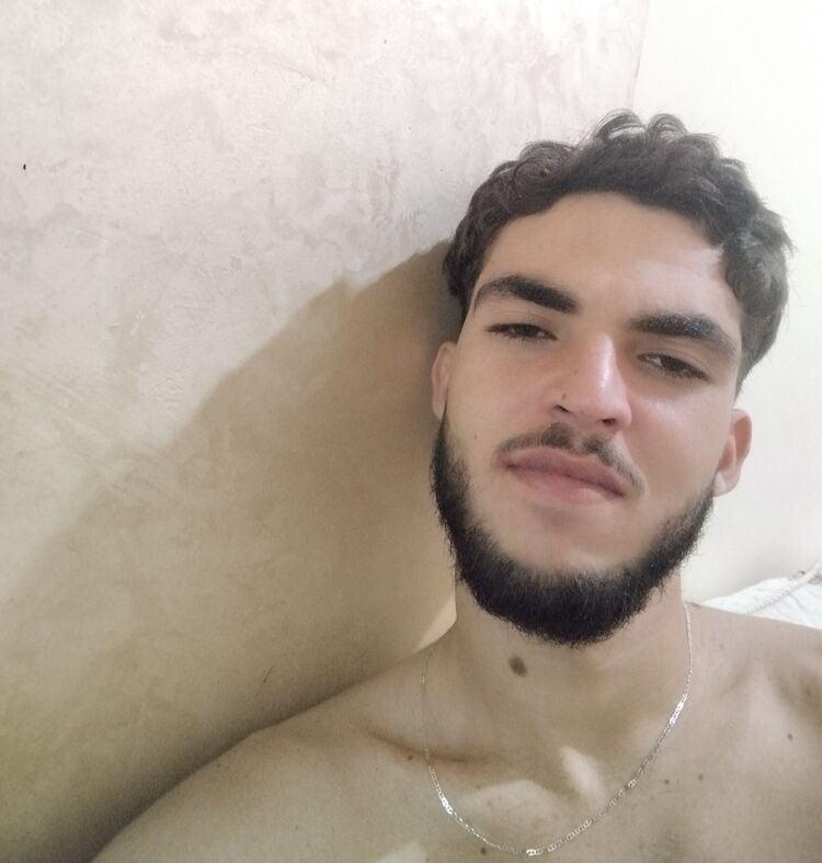  46425290  Mouad, 24 ,    