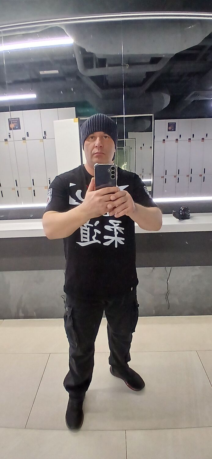  54546370  Igor, 45 ,    