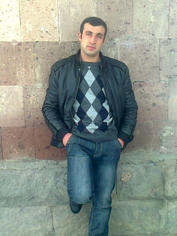  43964660  Arman, 36 ,    -