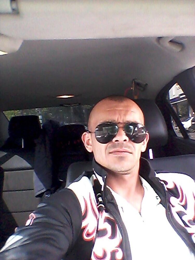  10273870  Ruslan, 44 ,    