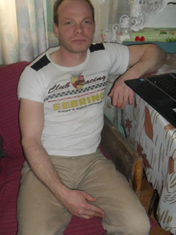  34849440  Oleg, 46 ,    