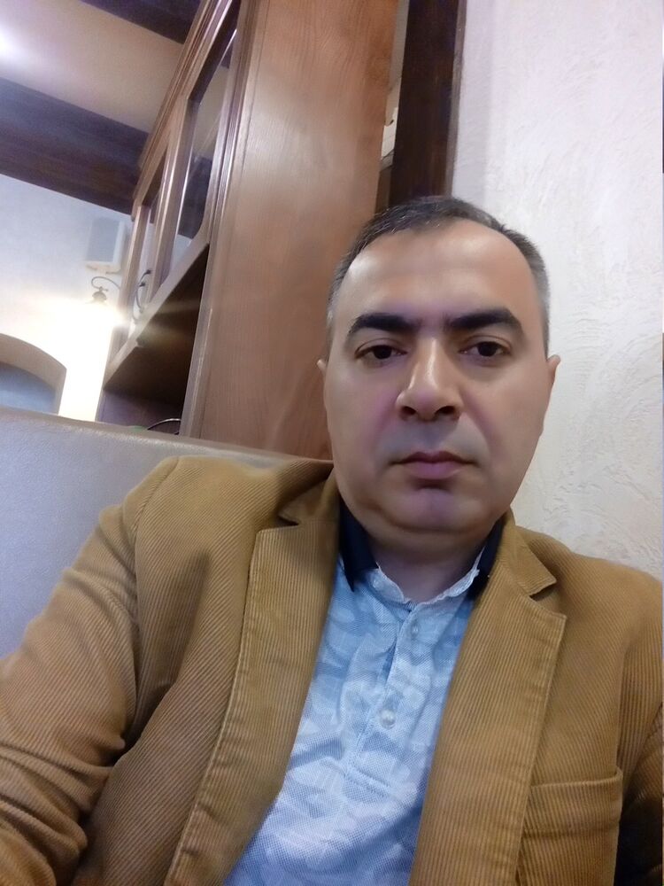  15967140  Aleks, 47 ,    